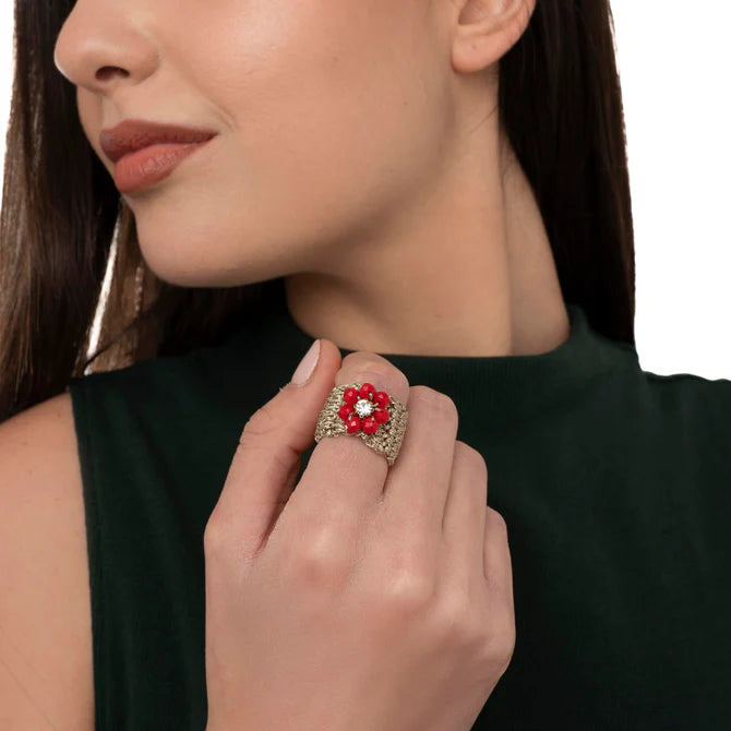 Anello in macramè con fiore in micro cristalli